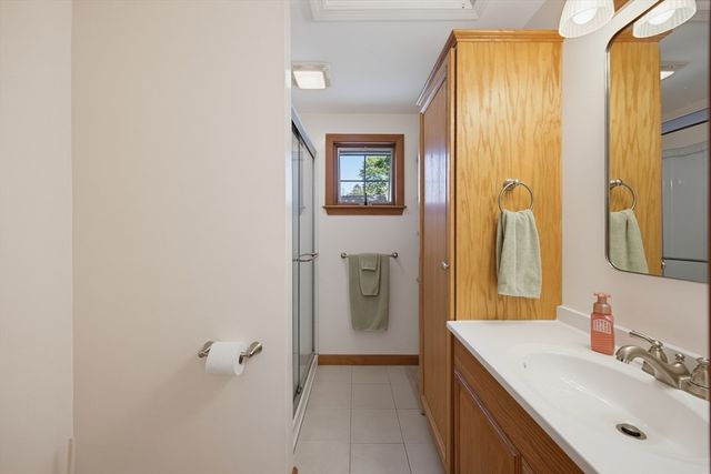 413 Goldthwaite Rd, Northbridge, MA 01588