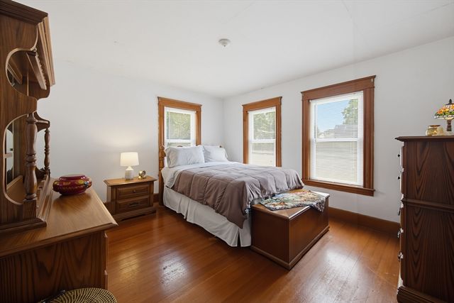 413 Goldthwaite Rd, Northbridge, MA 01588