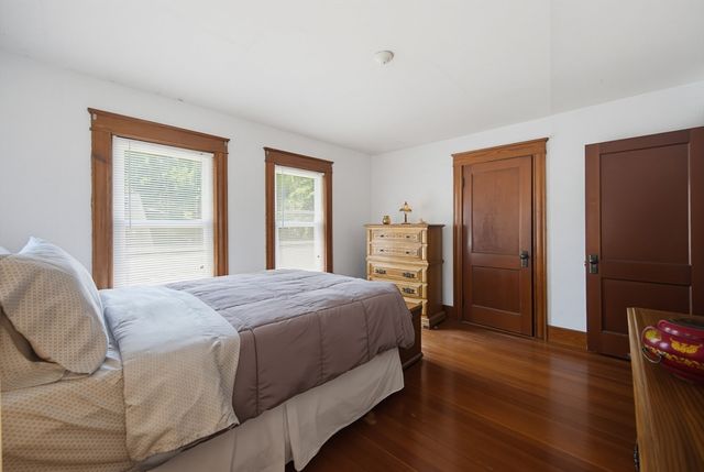 413 Goldthwaite Rd, Northbridge, MA 01588