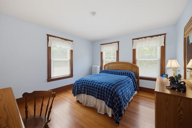 413 Goldthwaite Rd, Northbridge, MA 01588