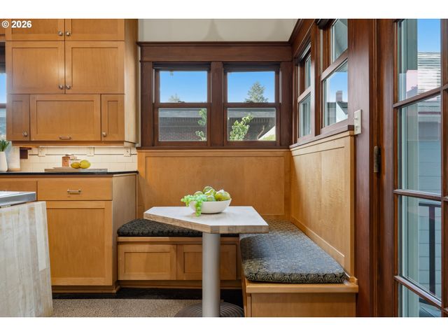 2747 Ne 15TH Ave, Portland, OR 97212