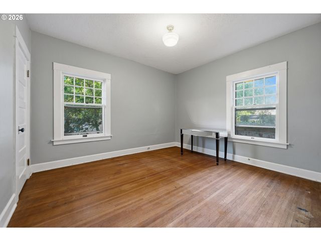 2747 Ne 15TH Ave, Portland, OR 97212