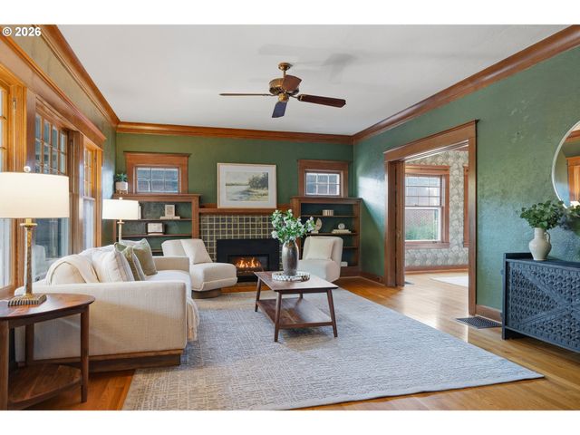 2747 Ne 15TH Ave, Portland, OR 97212