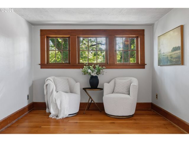 2747 Ne 15TH Ave, Portland, OR 97212