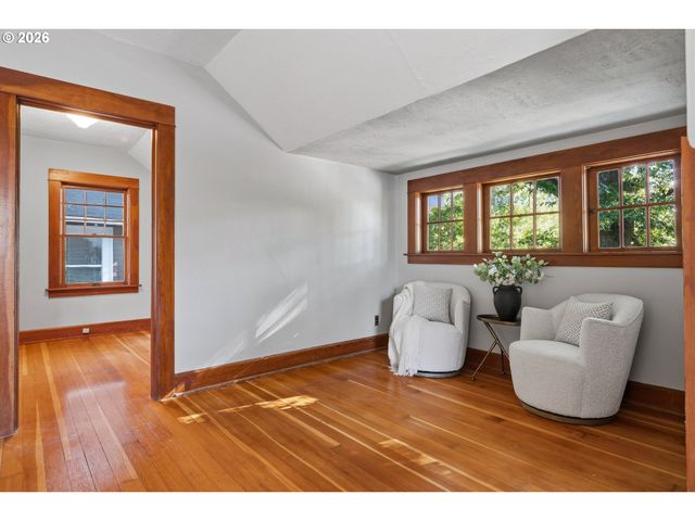 2747 Ne 15TH Ave, Portland, OR 97212