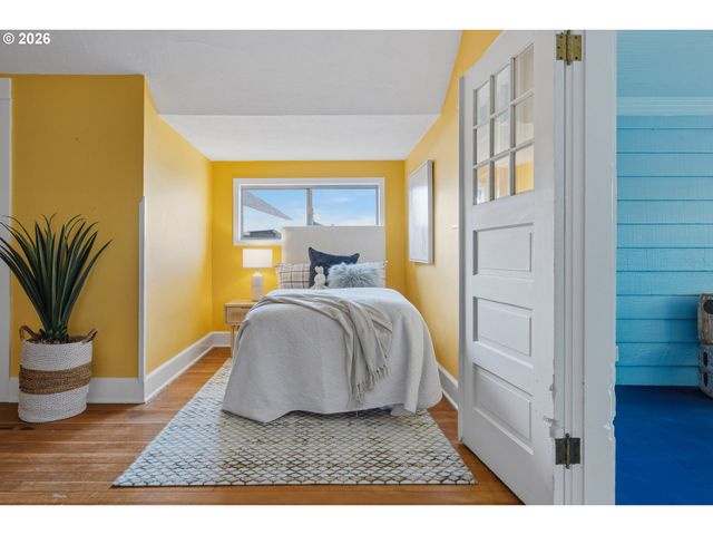 2747 Ne 15TH Ave, Portland, OR 97212