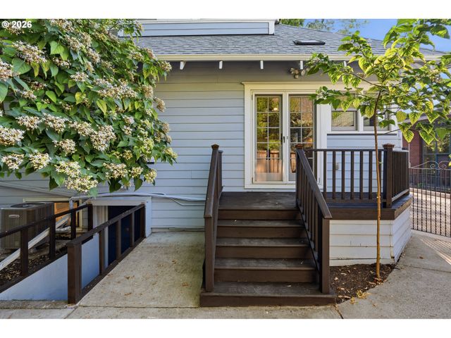 2747 Ne 15TH Ave, Portland, OR 97212