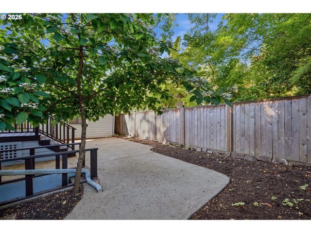 2747 Ne 15TH Ave, Portland, OR 97212