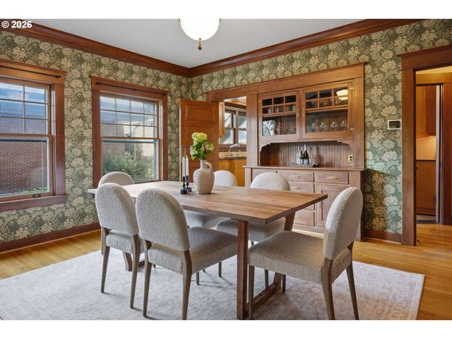 2747 Ne 15TH Ave, Portland, OR 97212