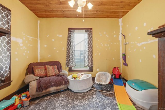 404 S Van Scoyoc Street, Avilla, IN 46710