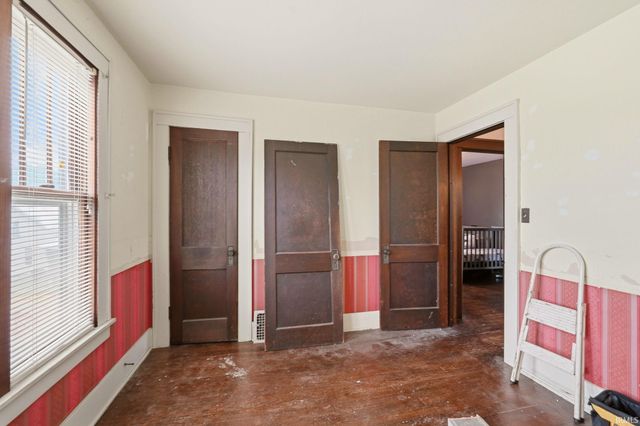 404 S Van Scoyoc Street, Avilla, IN 46710
