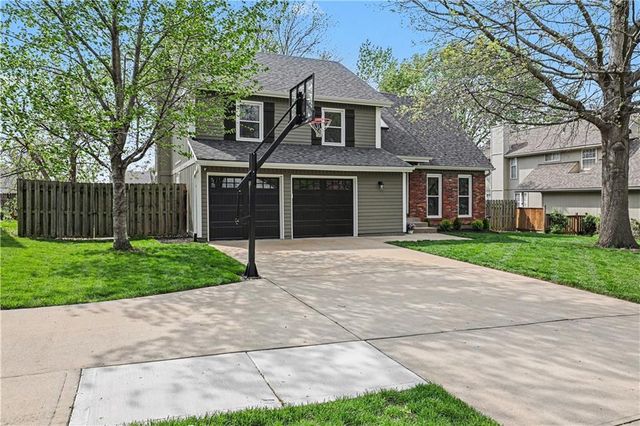 8908 LAMAR Avenue, Overland Park, KS 66207