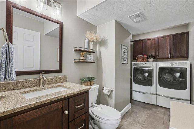 8908 LAMAR Avenue, Overland Park, KS 66207