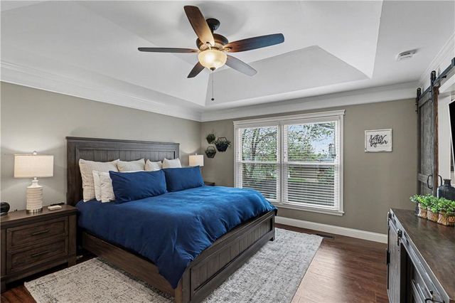 8908 LAMAR Avenue, Overland Park, KS 66207
