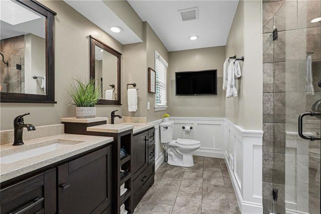 8908 LAMAR Avenue, Overland Park, KS 66207