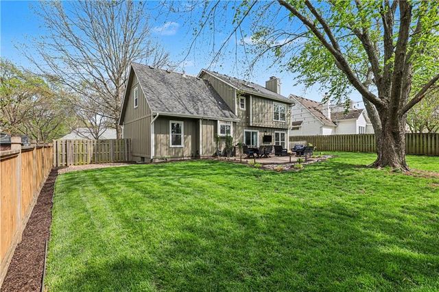 8908 LAMAR Avenue, Overland Park, KS 66207