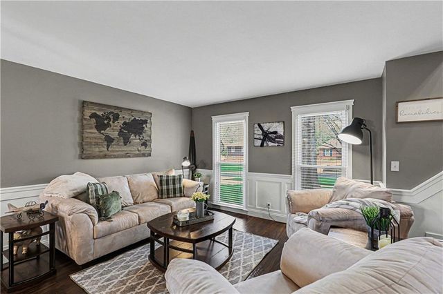 8908 LAMAR Avenue, Overland Park, KS 66207