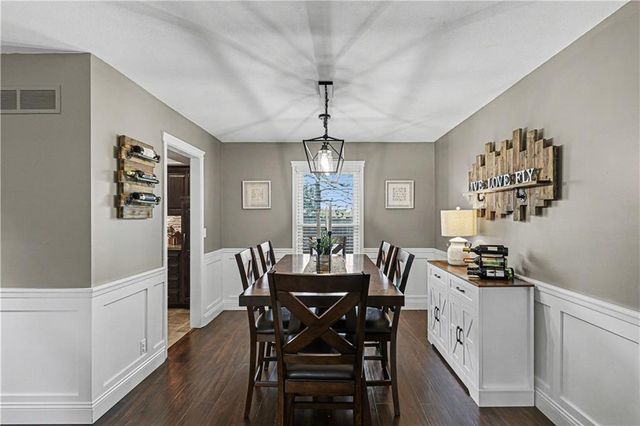 8908 LAMAR Avenue, Overland Park, KS 66207