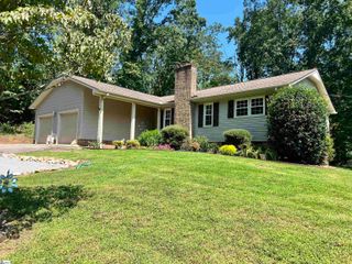 121 Spring Valley Road, Pickens, SC 29671
