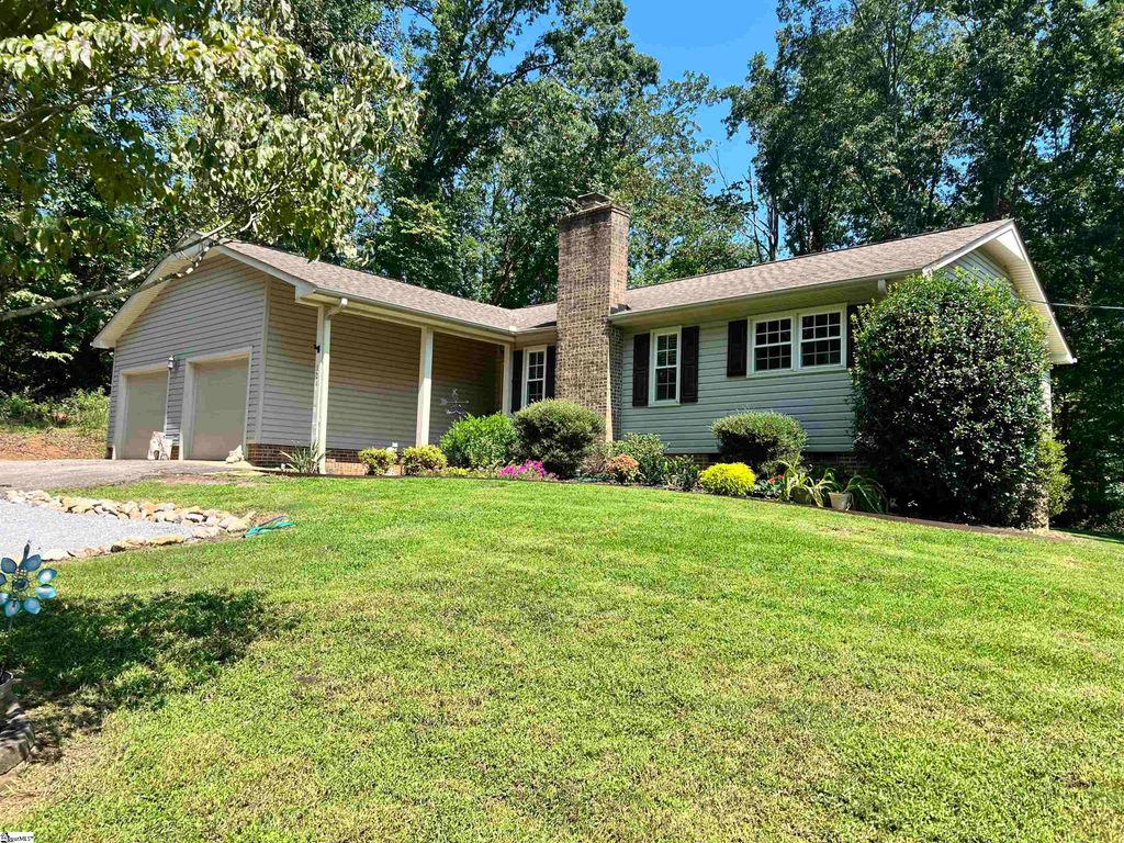 121 Spring Valley Road, Pickens, SC 29671