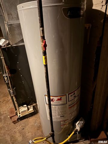 1317 E ELMHURST Avenue, Peoria, IL 61603