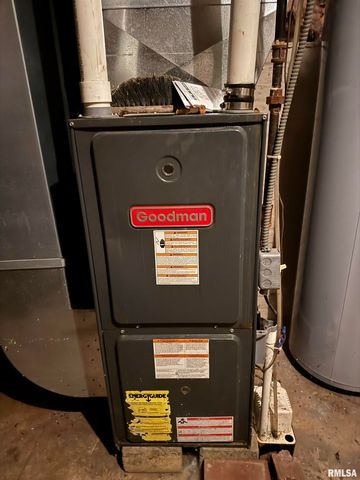 1317 E ELMHURST Avenue, Peoria, IL 61603