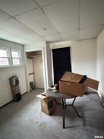 1317 E ELMHURST Avenue, Peoria, IL 61603