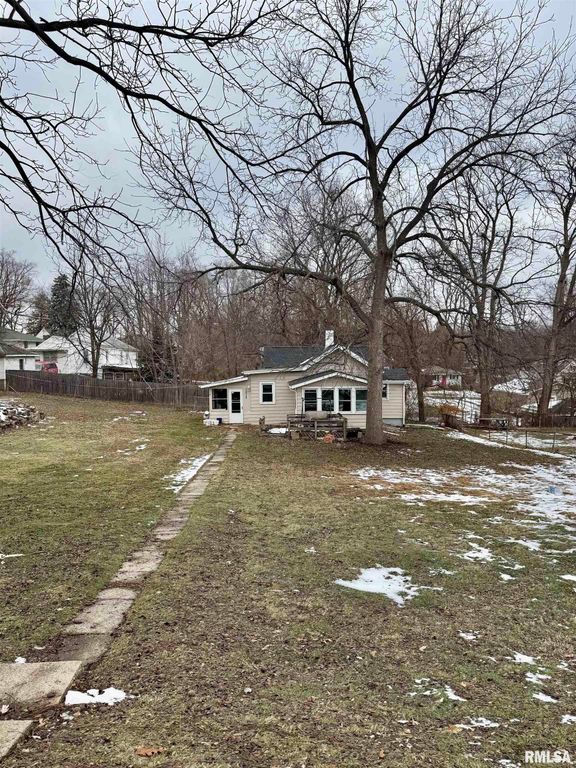 1317 E ELMHURST Avenue, Peoria, IL 61603