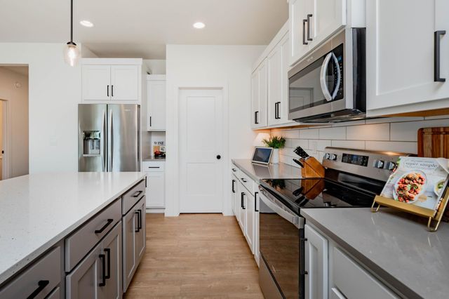5488 11th Street W, West Fargo, ND 58078