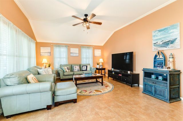 23171 Fresca Street, Galveston, TX 77554