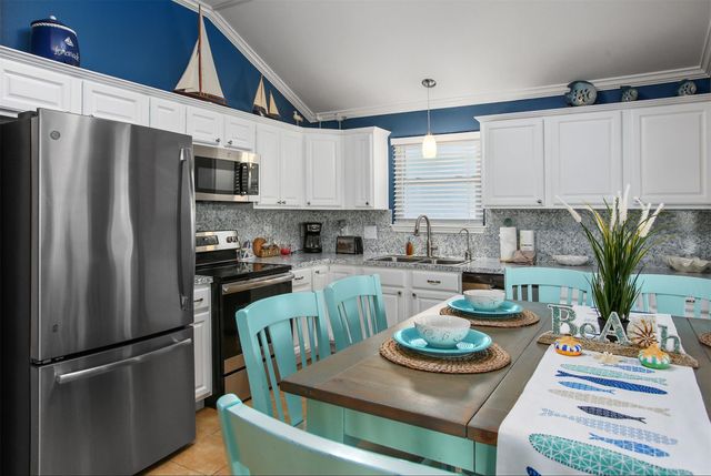 23171 Fresca Street, Galveston, TX 77554