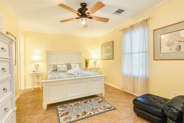 23171 Fresca Street, Galveston, TX 77554