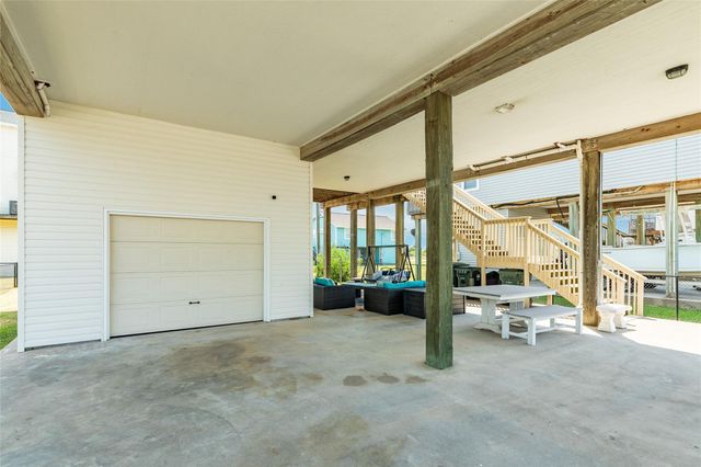23171 Fresca Street, Galveston, TX 77554