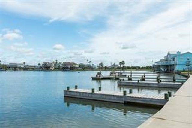 23171 Fresca Street, Galveston, TX 77554