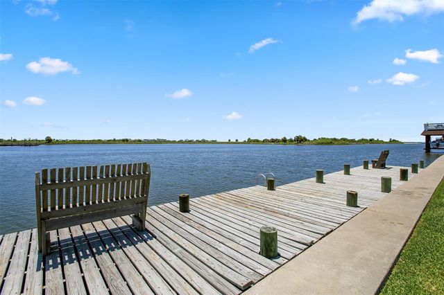 23171 Fresca Street, Galveston, TX 77554