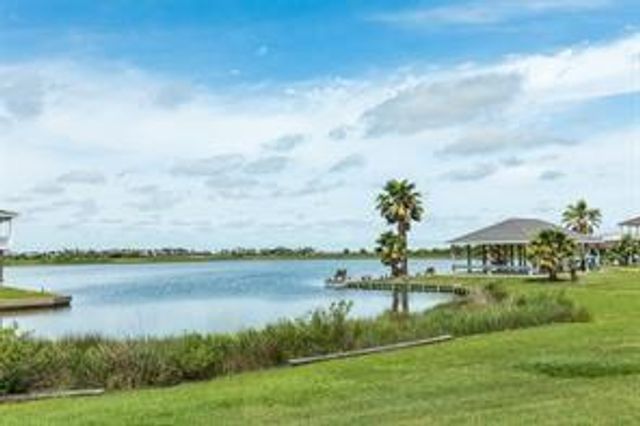 23171 Fresca Street, Galveston, TX 77554