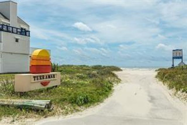 23171 Fresca Street, Galveston, TX 77554