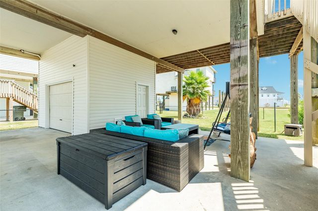 23171 Fresca Street, Galveston, TX 77554