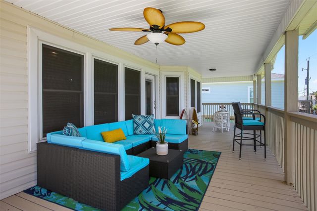 23171 Fresca Street, Galveston, TX 77554