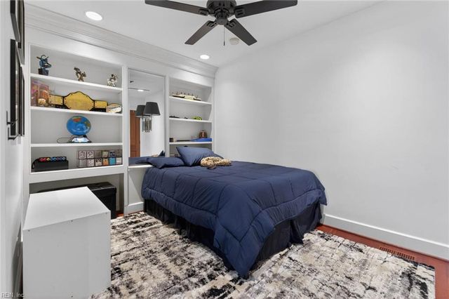 2232 Sandpiper RD, Virginia Beach, VA 23456