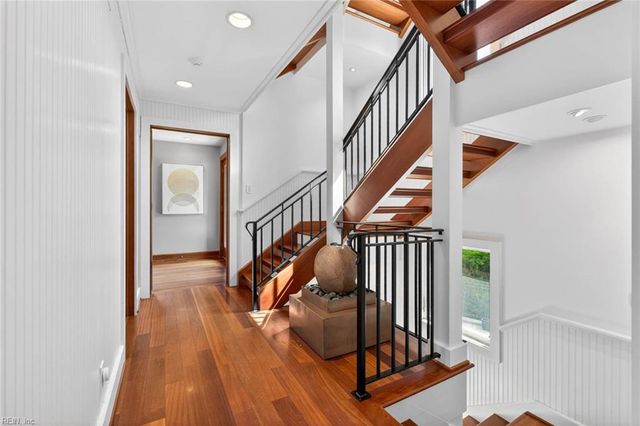 2232 Sandpiper RD, Virginia Beach, VA 23456
