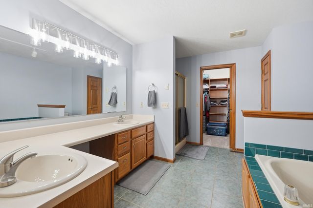 415 Ridge Hill Place, Fort Wayne, IN 46804