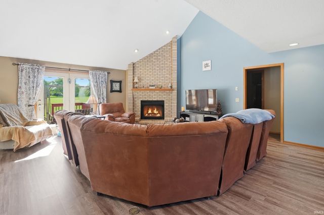 415 Ridge Hill Place, Fort Wayne, IN 46804