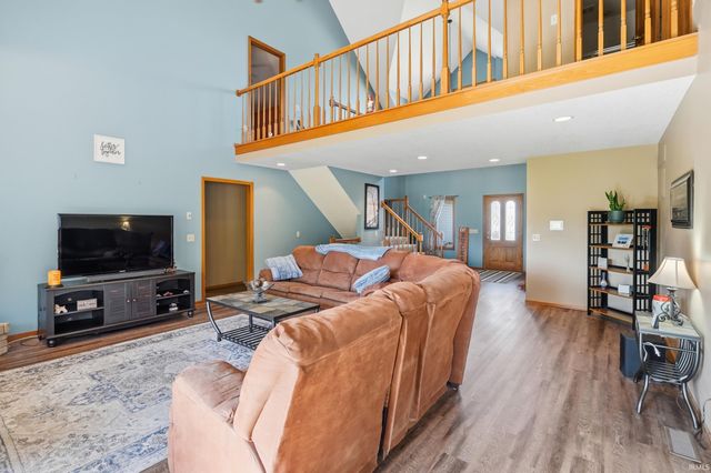 415 Ridge Hill Place, Fort Wayne, IN 46804