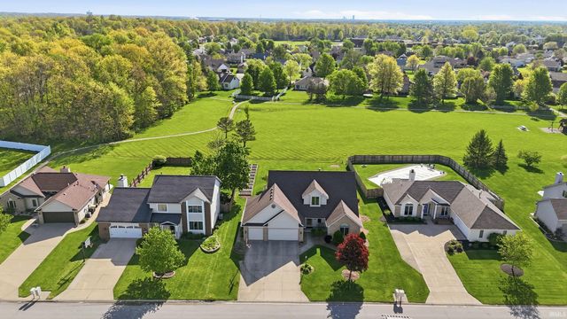 415 Ridge Hill Place, Fort Wayne, IN 46804