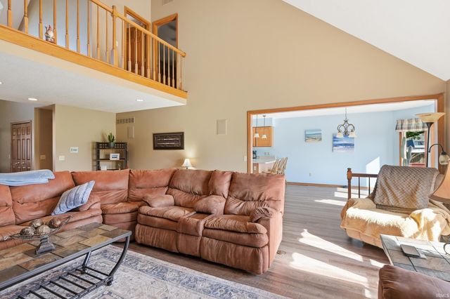 415 Ridge Hill Place, Fort Wayne, IN 46804