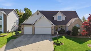 415 Ridge Hill Place, Fort Wayne, IN 46804