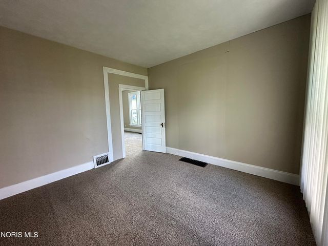 160 Oak Street, Rossford, OH 43460