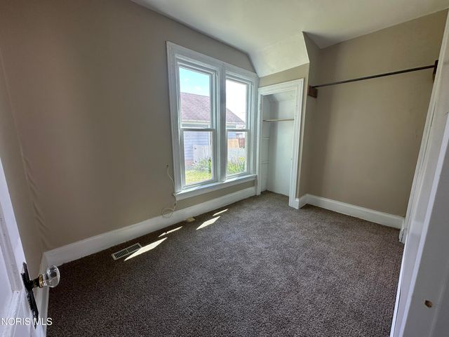 160 Oak Street, Rossford, OH 43460