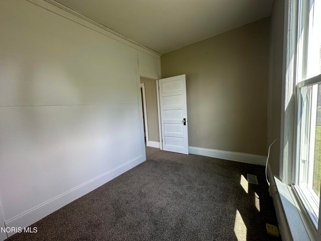 160 Oak Street, Rossford, OH 43460